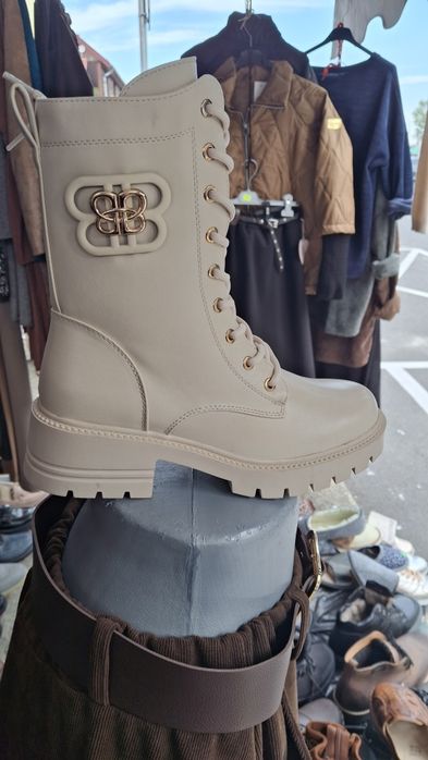 Trapery workery botki