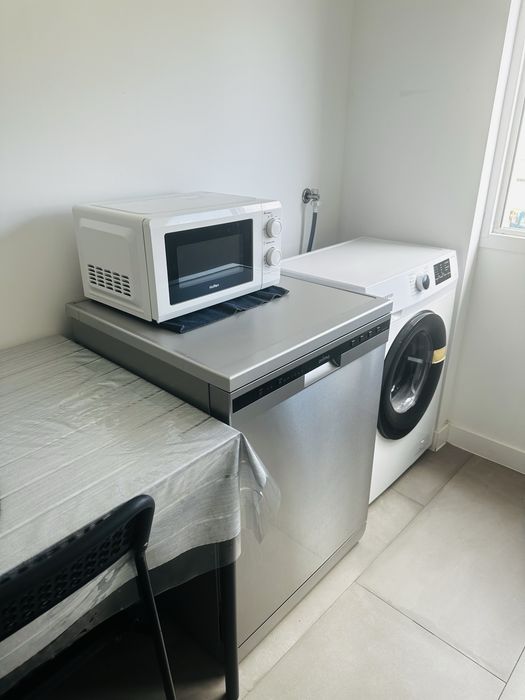 Quarto mobiliado clean para casal em São Brás Amadora