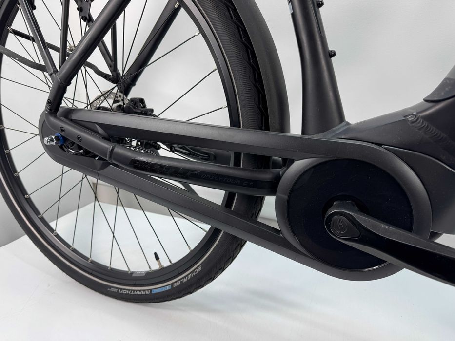 Rower elektryczny GIANT Dailytour E+ C7 rozmiar 53 cm bateria 500Wh