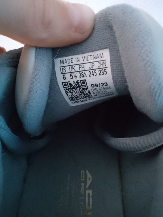 Buty Adidas model adi 2000