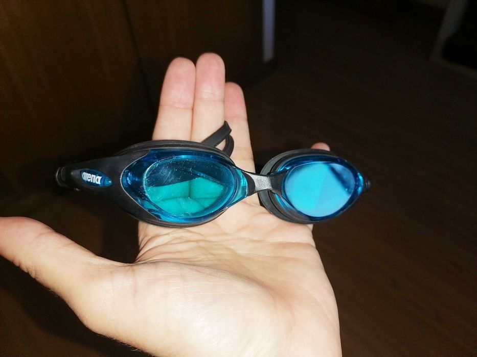 2 Pares de óculos de natação Arena