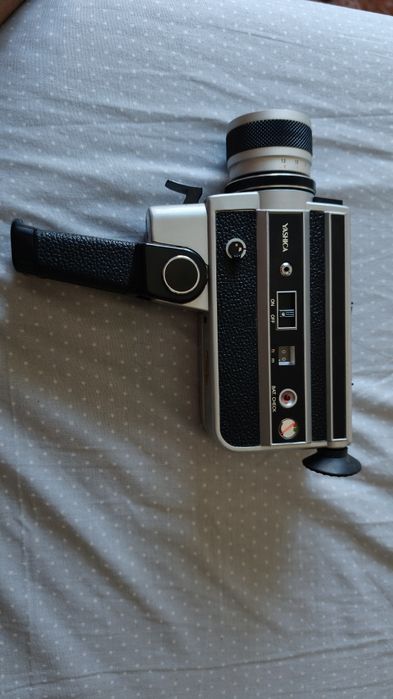 Máquina de filmar YASHICA câmera de 8 milímetros com mala de arrumação original