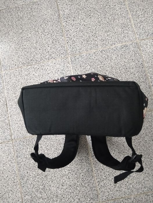 Mochila com porta lápis da Popi