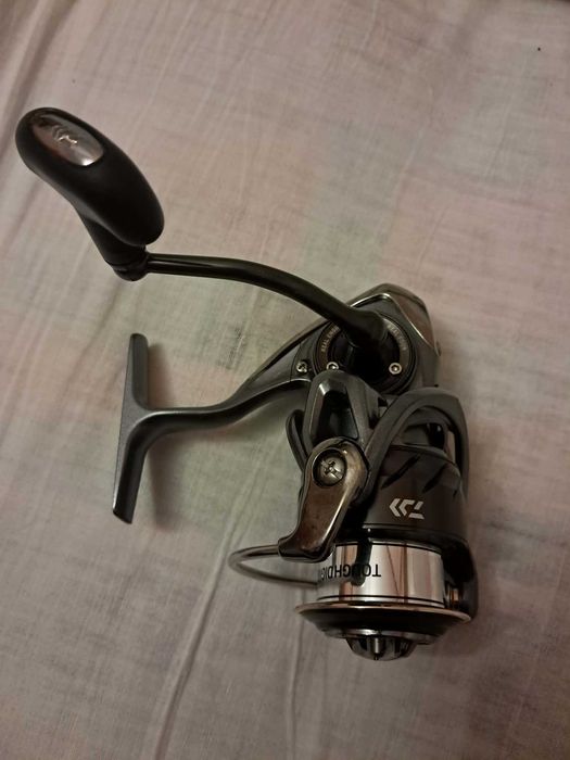 Kołowrotek daiwa luvias 2500H