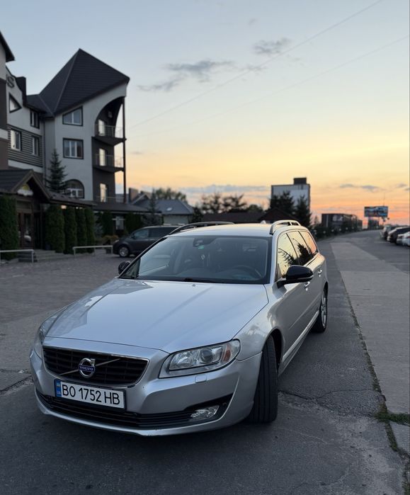 Volvo V70 надійний та комфортиний танк для подорожі