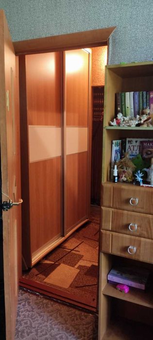 ПРОДАМ 1-но кімнатну квартиру по вул.Військбуд