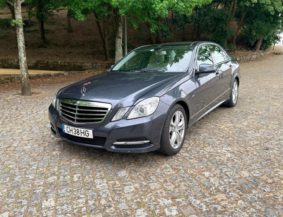 Mercedes-Benz E 220 CDi Avantgarde BlueEfficiency Auto