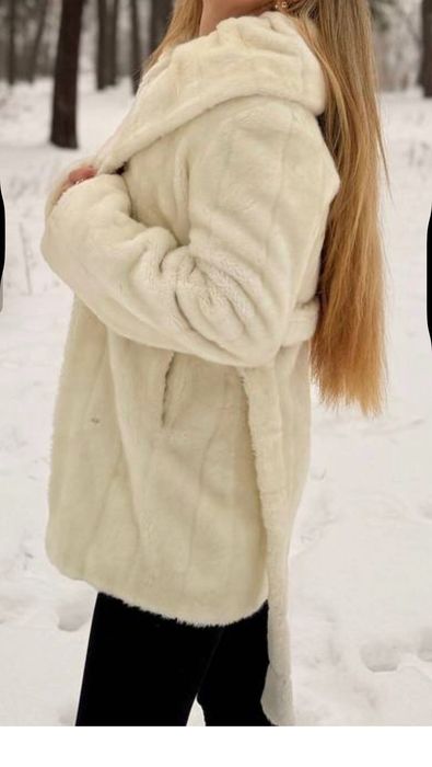 Зимня біла шубка