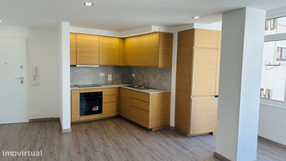 T2 Remodelado a Estrear|Elegância, Conforto e Localização Privilegiada