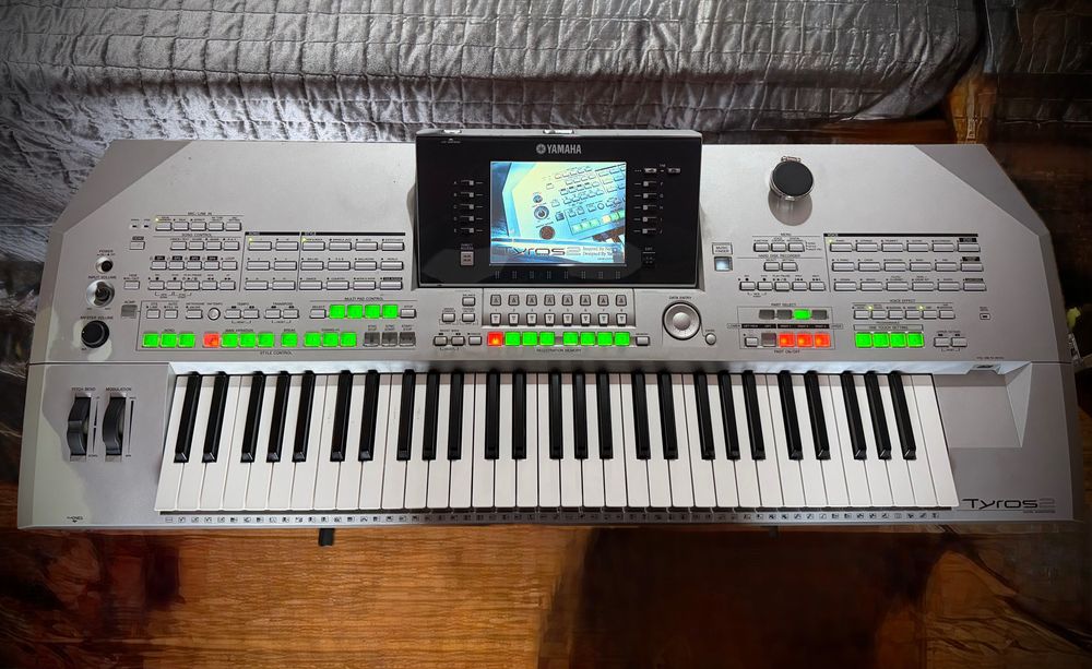 Teclado Yamaha Tyros 2
