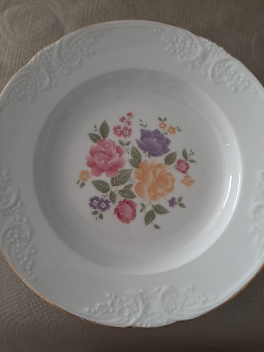 10 Pratos de Porcelana Batalha