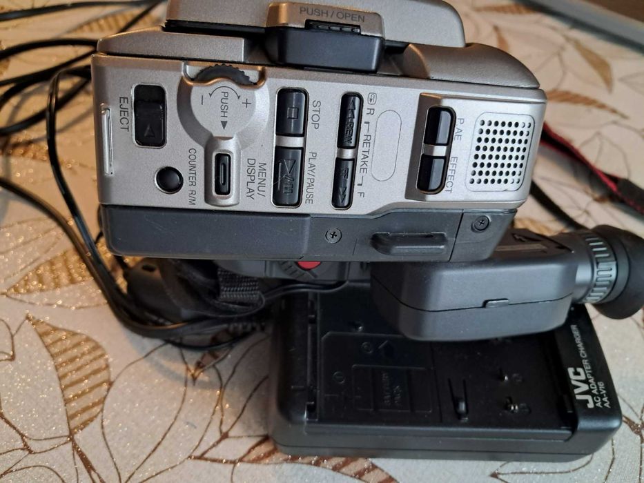 Kamera analogowa JVC Compact VHS Camcorder  GR-SXM46EG