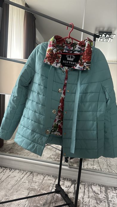Продам  женскую куртку 48р.