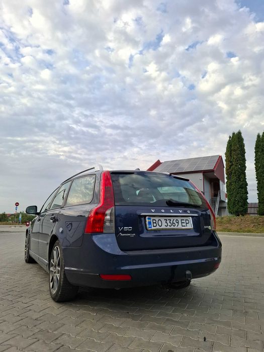 Продам Volvo v50 2012