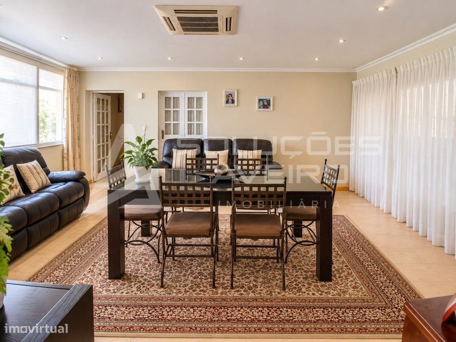 Moradia T4+1 | Piscina Coberta | Ginásio | Dois Lotes Urbanos | Cen...