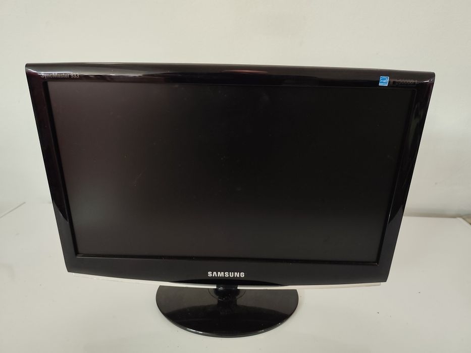 Monitores, várias polegadas