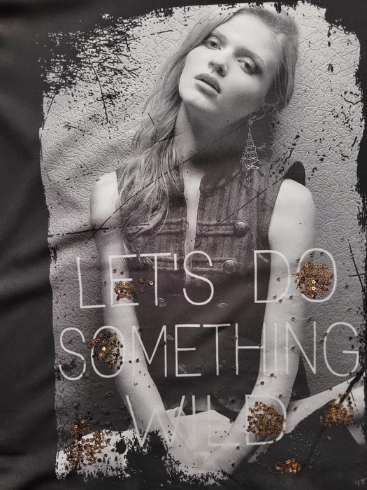 Czarna bluzka z nadrukiem 46