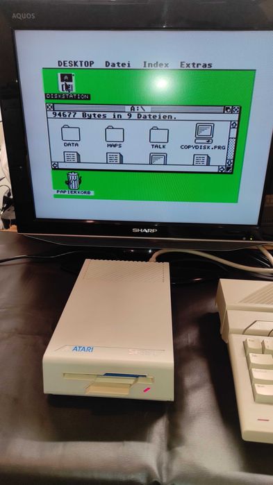 Stacja dyskietek Atari SF 354 w ładnym stanie -do Atari ST