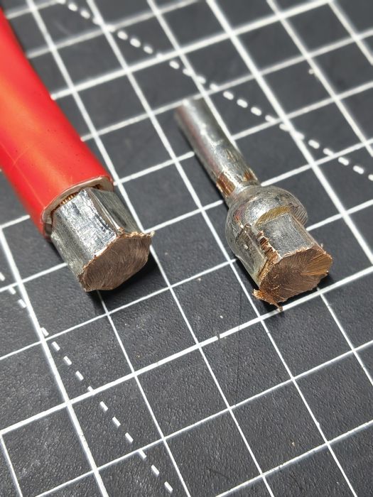 Кабель для подключения инвертора и аккумулятора красный и чёрный