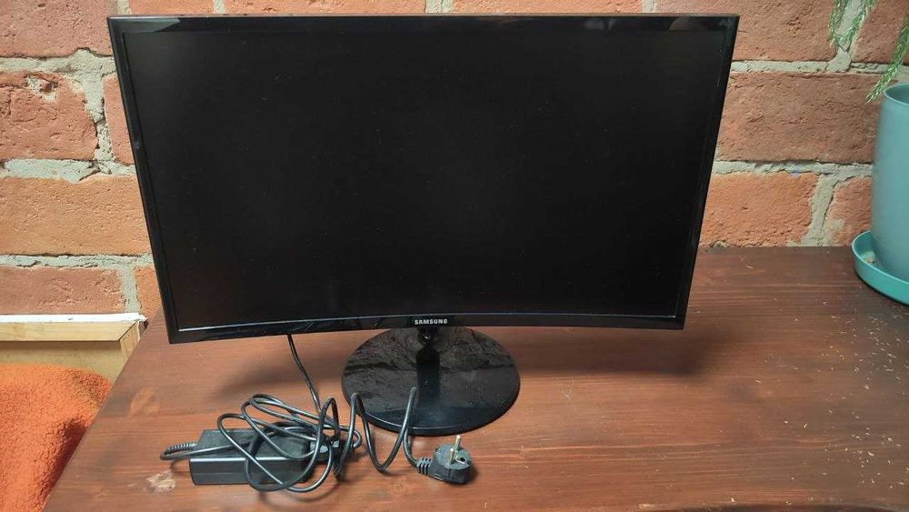 Монитор Samsung C24F390FHI (LC24F390FHIXCI) ТОП