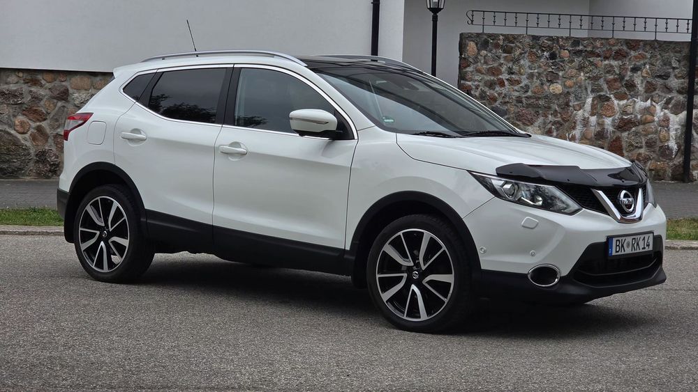 Nissan Qashqai Nissan Qashqai 1.2 DIG-T • 2016 • Bezwypadkowy • Panorama • LED • Kame
