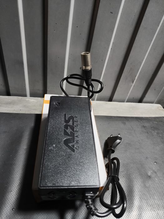 Зарядний пристрій електровелосипед Impuls 36-42v 3 amp 4 pin