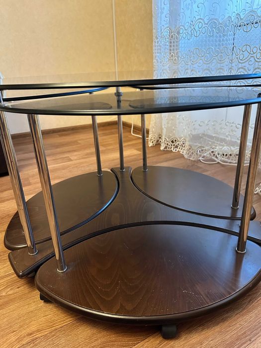 скляний стіл трансформер