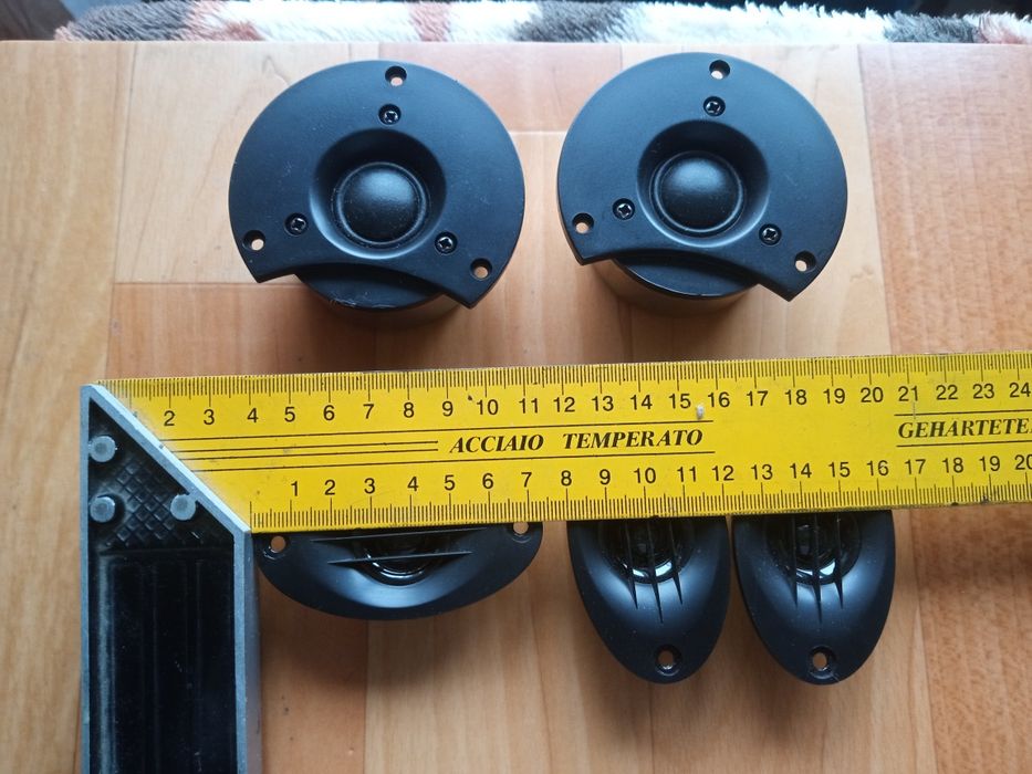 ВЧ динаміки, твітери овальної форми.