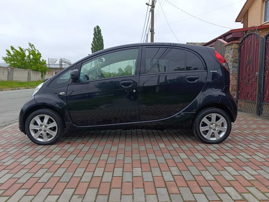 Peugeot iOn 2012 Електро