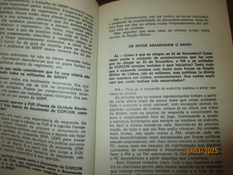 Livro - A revolução num regimento - A polícia militar em 1975