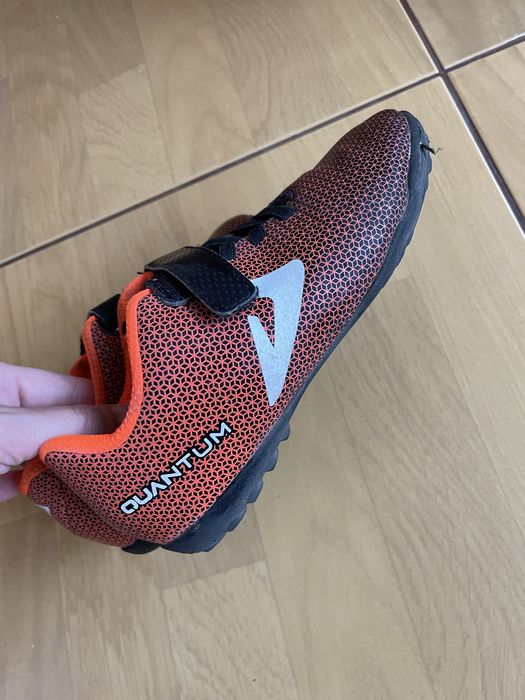 Бутсы Demix спортмастер демикс 35 размер оранжевые