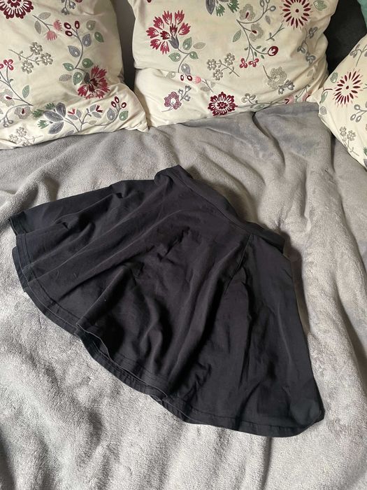 Spódnica czarna mini rozkloszowana