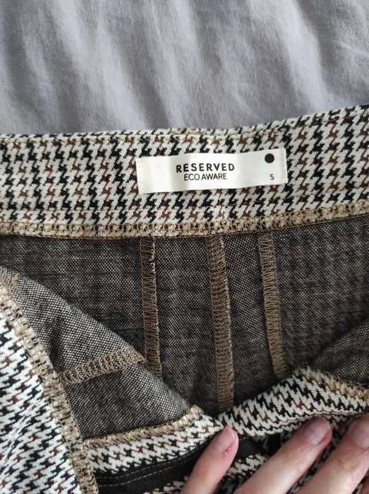 Eleganckie spodnie Reserved