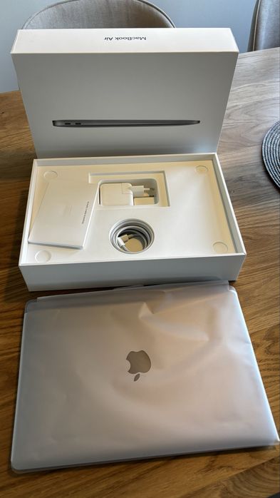 Apple MacBook Air Retina 13,3", rocznik 2019, model A1932