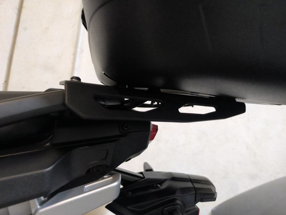 Top case Givi Maxia 5 58litros Tracer 9