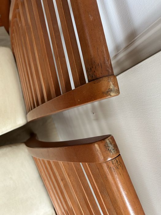 Conjunto de 4 cadeiras em madeira maciça