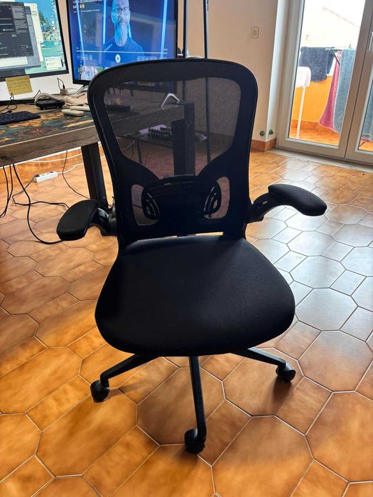 Cadeira de Escritório Ergonómica com Apoio Lombar e Encosto Mesh