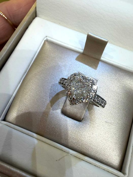 Pierścionek z diamentami naturalnymi Serce 2.30 CT