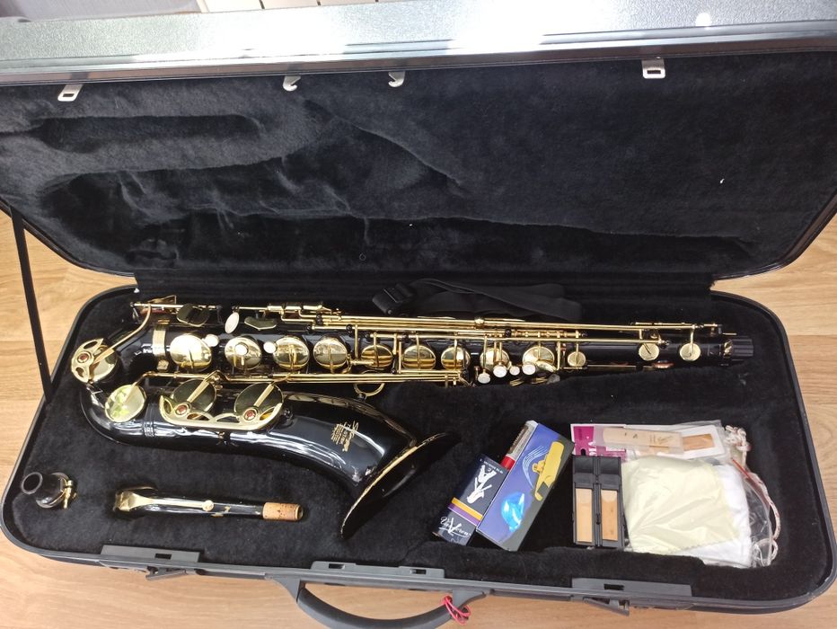 Продам тенор-саксофон Stagg 77-ST/BK