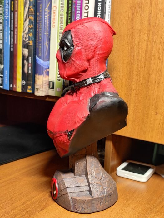 Коллекционная бюст-статуэтка Deadpool 1/3