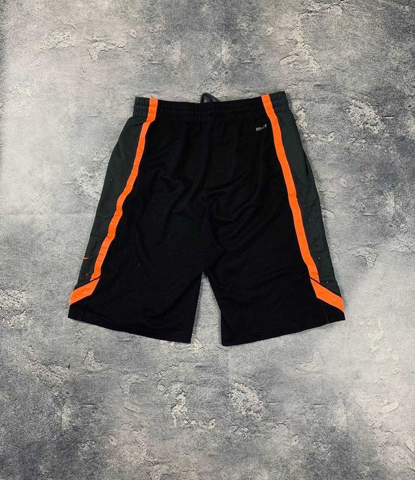 Шорти nike Dri-Fit. Розмір L