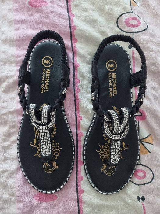 Sandały czarne MK