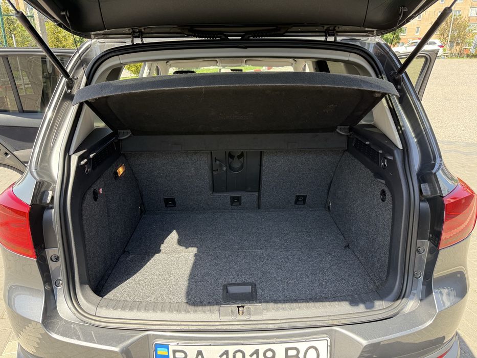 VW Tiguan рестовий (не фарбований)