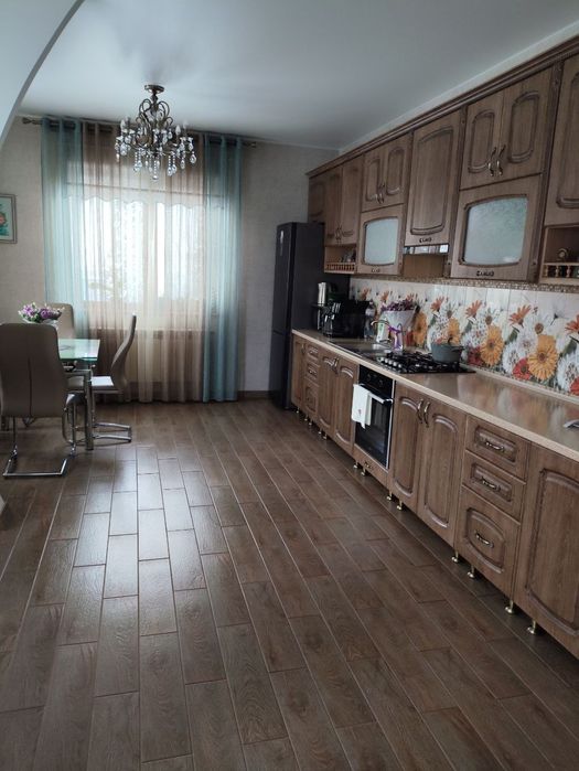 Продам новий Будинок, повністю вмебльований, від власника