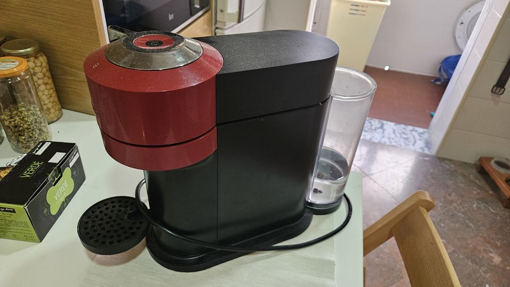 Máquina de Café (Cápsula Vertuo)