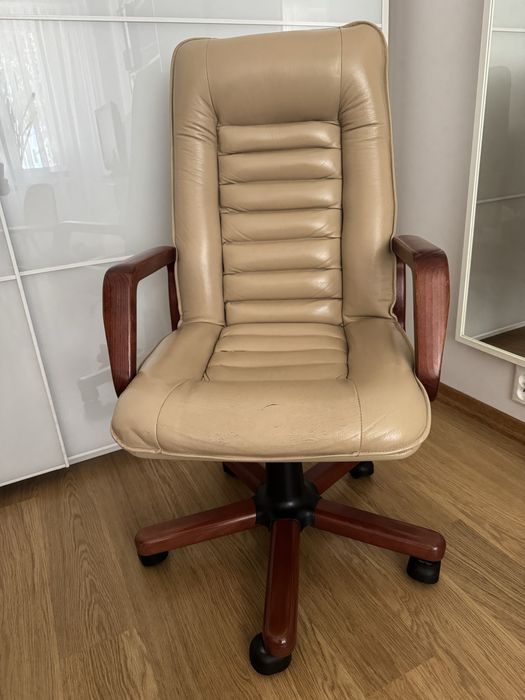 Fotel obrotowy biurowy