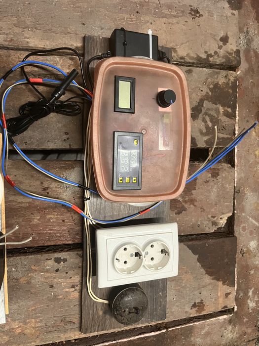 Автоматика для брудера, терморегулятор, гигрометр,выключатель, розетка