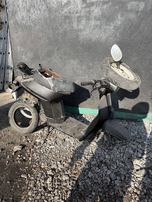 Скутер японський Yamaha під відновлення