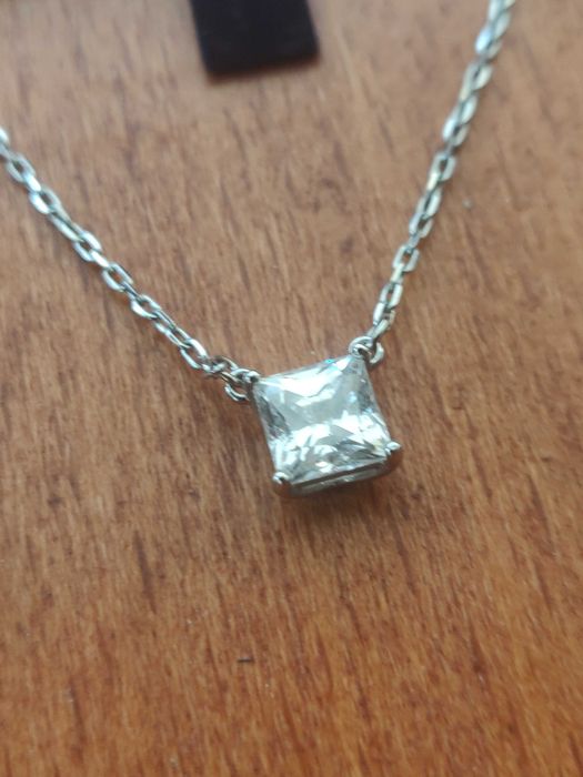 Colar com cristal swarovski