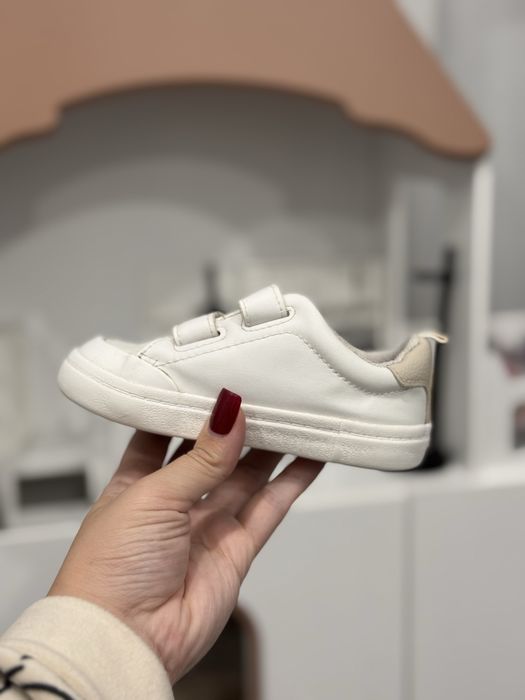 Дитячі кеди від H&M